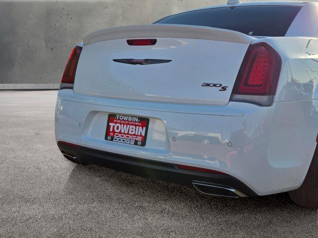 Chrysler 300 2023