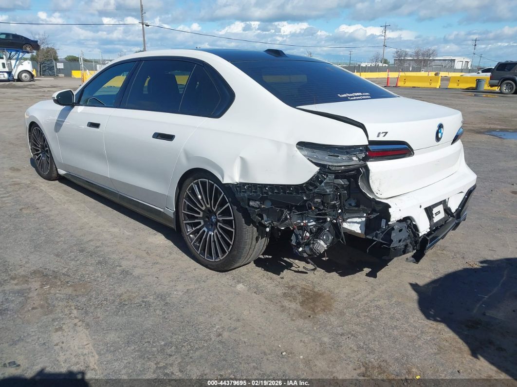 BMW i7 2025