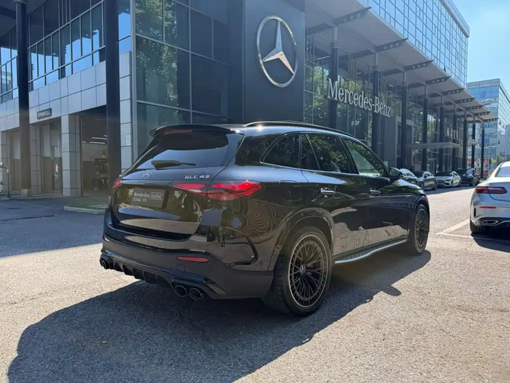 Mercedes-Benz GLC AMG 2025