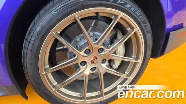 Porsche Taycan 2025