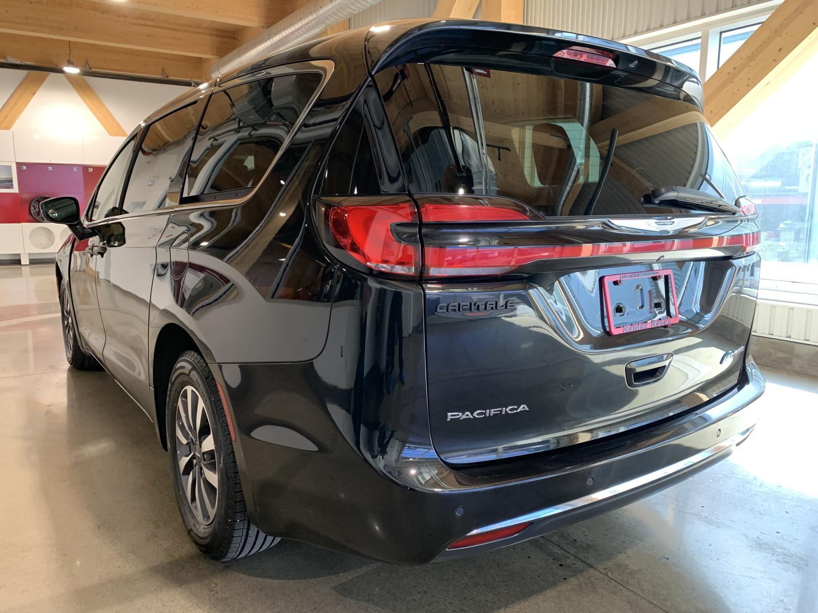 Chrysler Pacifica 2023