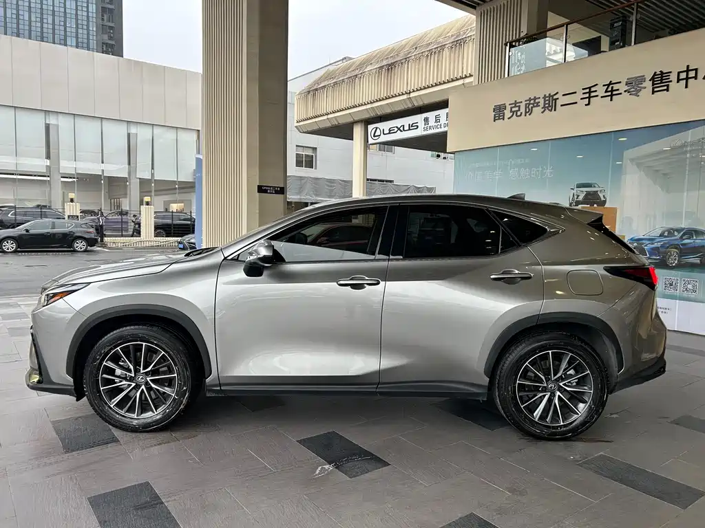 Lexus NX 2024