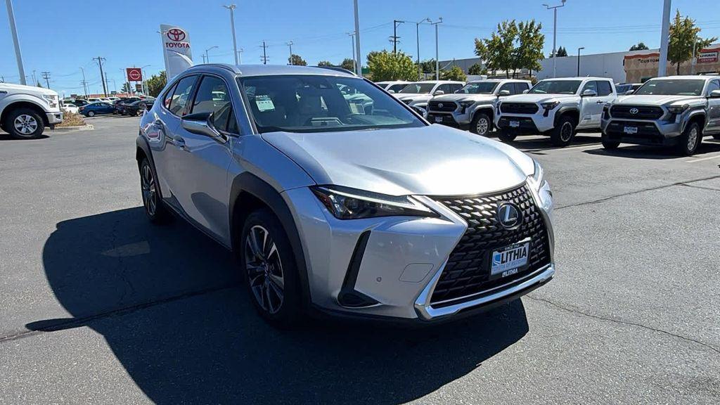 Lexus UX 2023