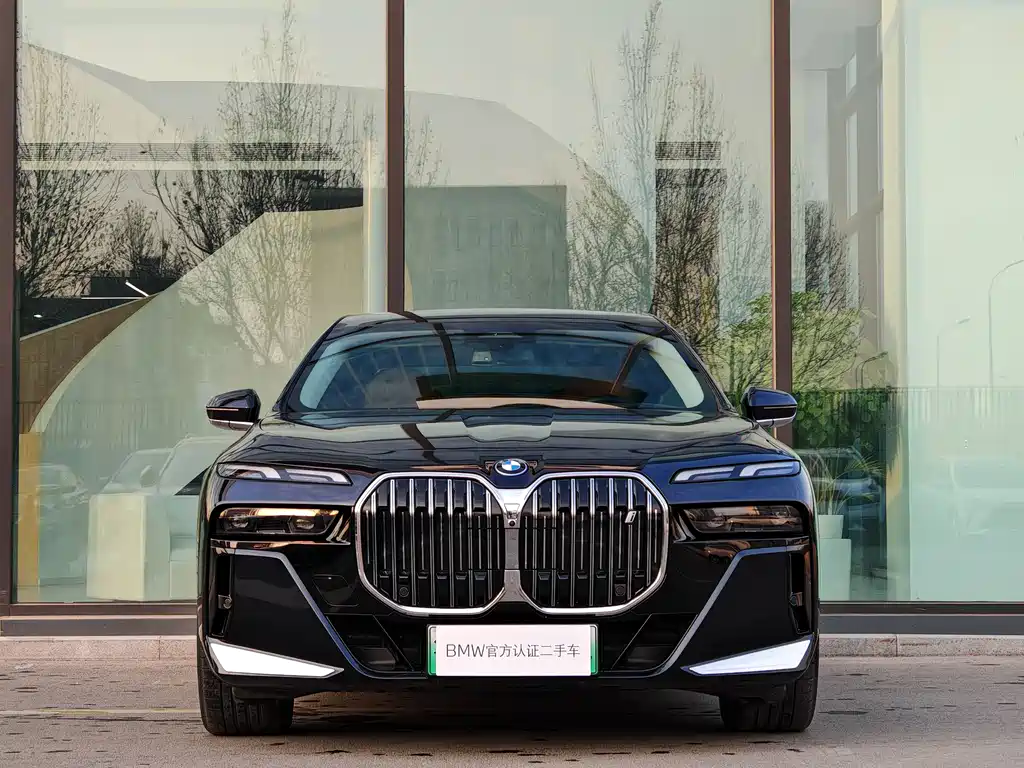 BMW i7 2024