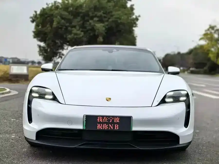 Porsche Taycan 2021