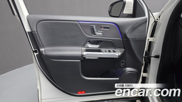 Mercedes-Benz GLB 2021