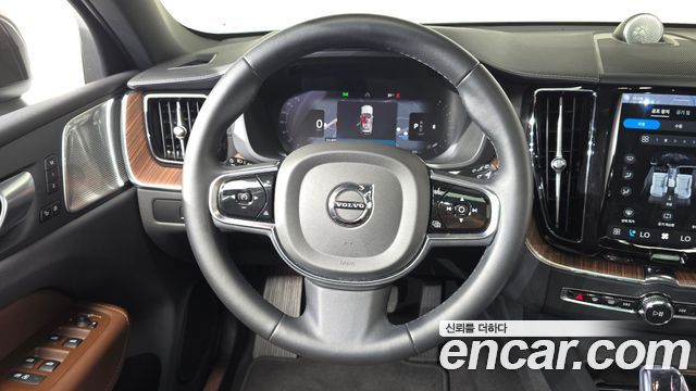 Volvo XC60 2023