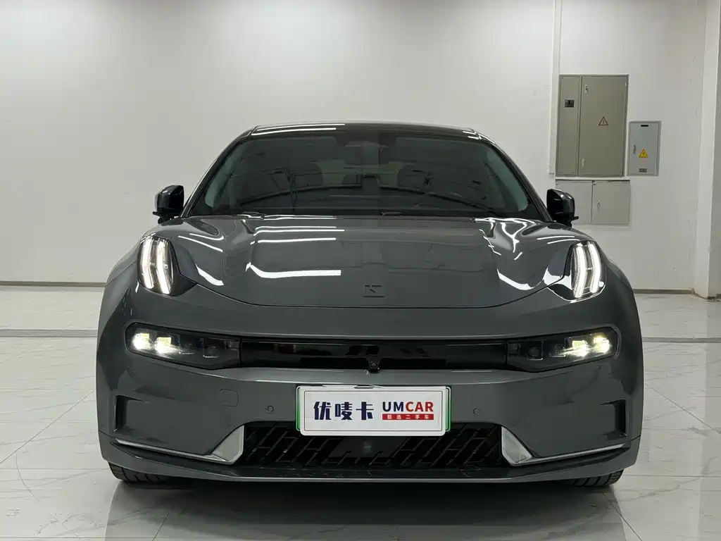 Zeekr 001 2023