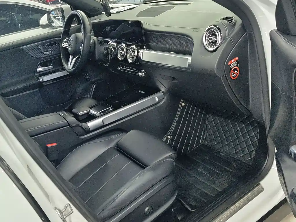 Mercedes-Benz GLB 2021