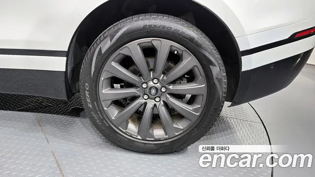 Land Rover Range Rover Velar 2020