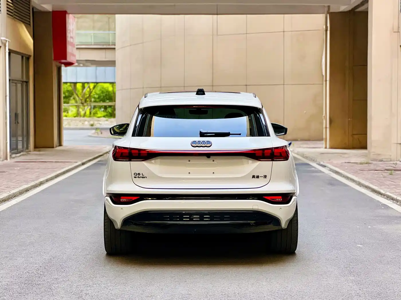 Audi e-tron 2025