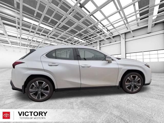 Lexus UX 2024