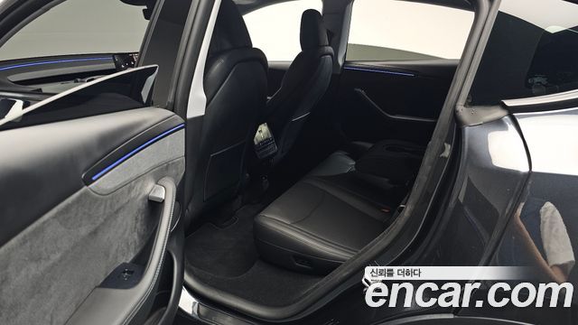 Tesla Model Y 2025
