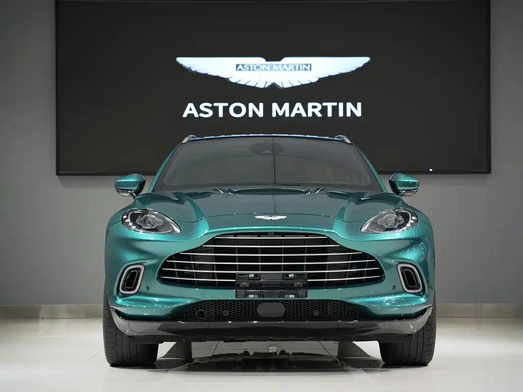 Aston Martin DBX 2023