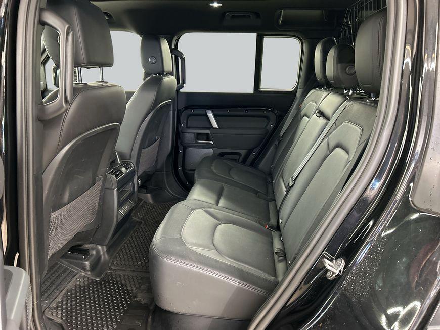 Land Rover Defender 2023
