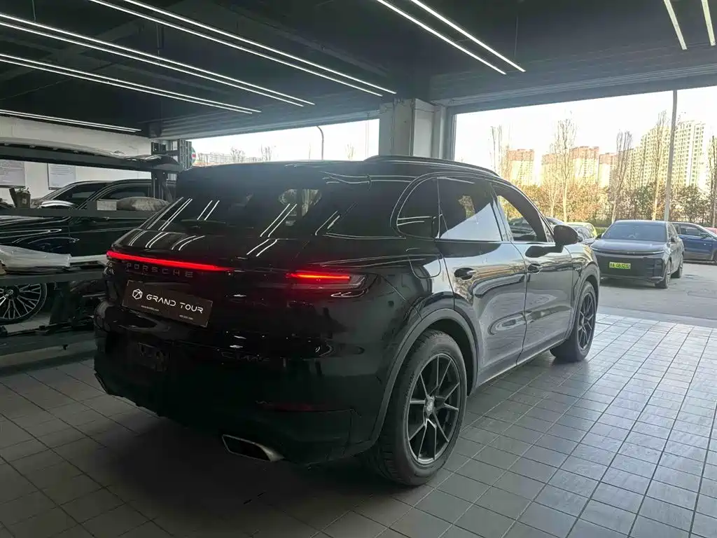 Porsche Cayenne 2024