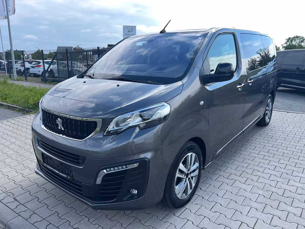 Peugeot Traveller 2022