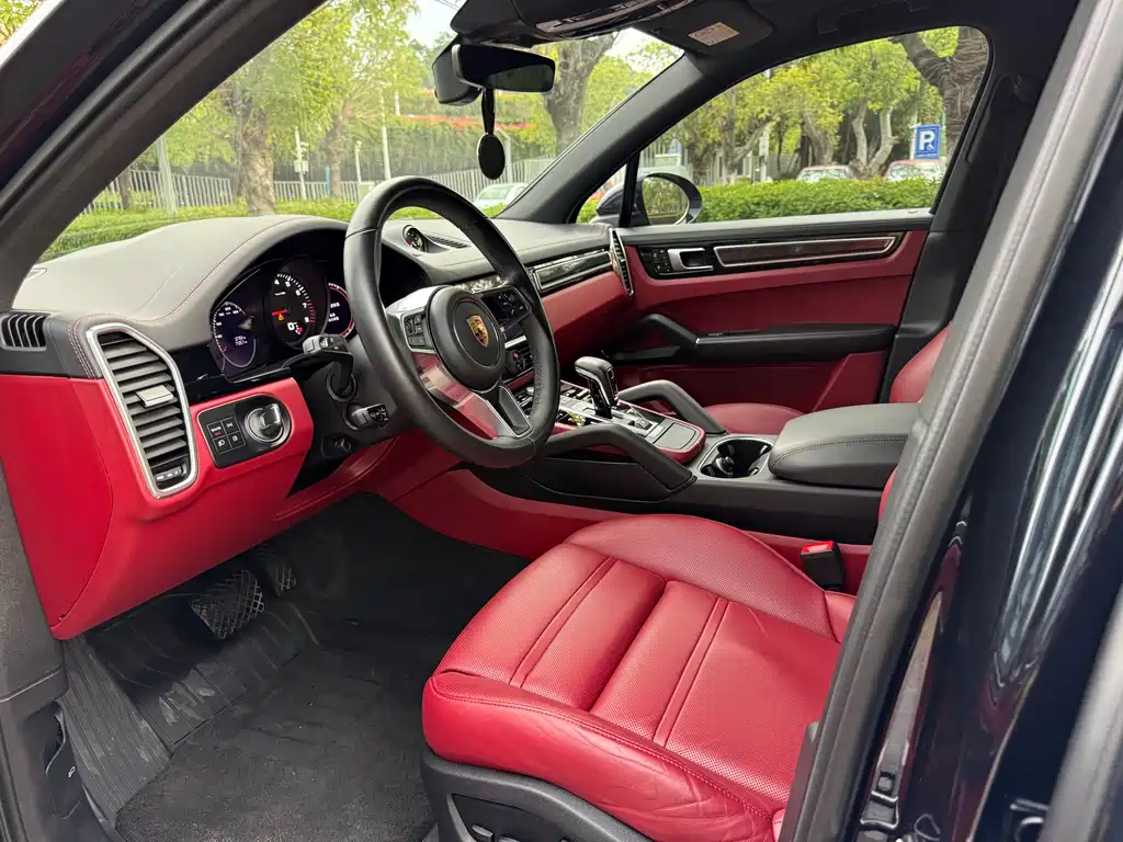 Porsche Cayenne 2022