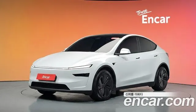 Tesla Model Y 2025