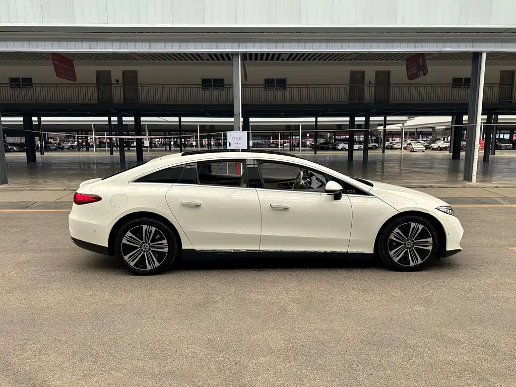 Mercedes-Benz EQS 2023