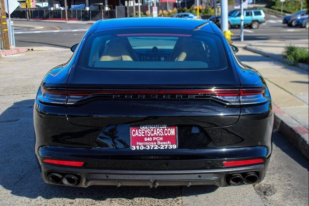 Porsche Panamera 2021