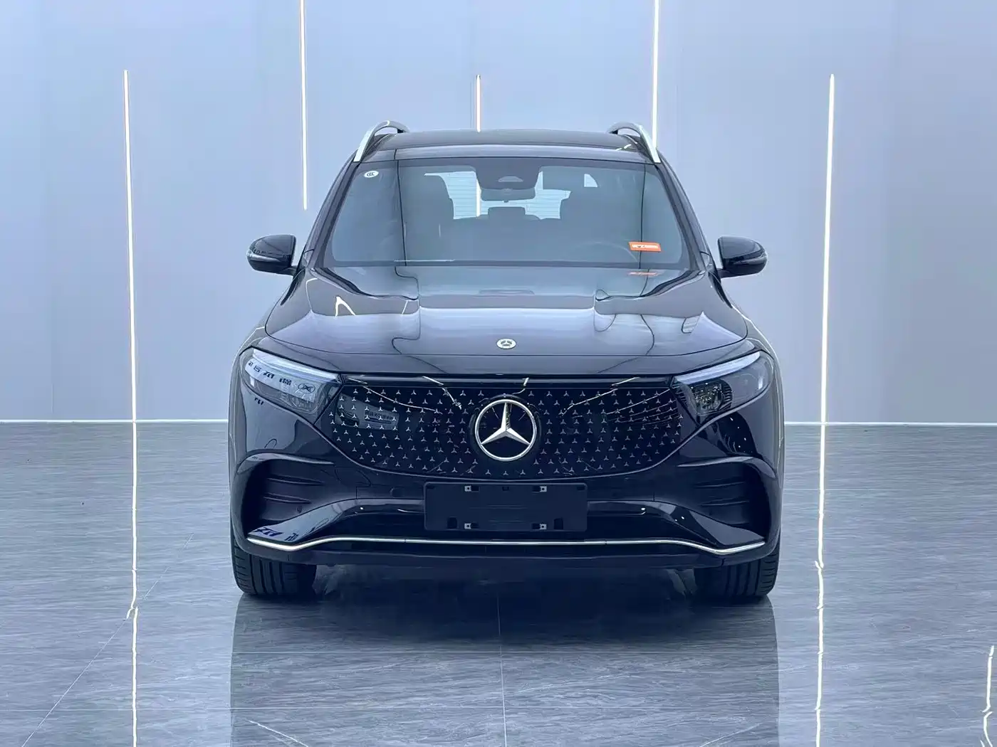Mercedes-Benz EQB 2025