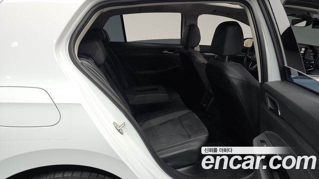 Volkswagen Golf 2025