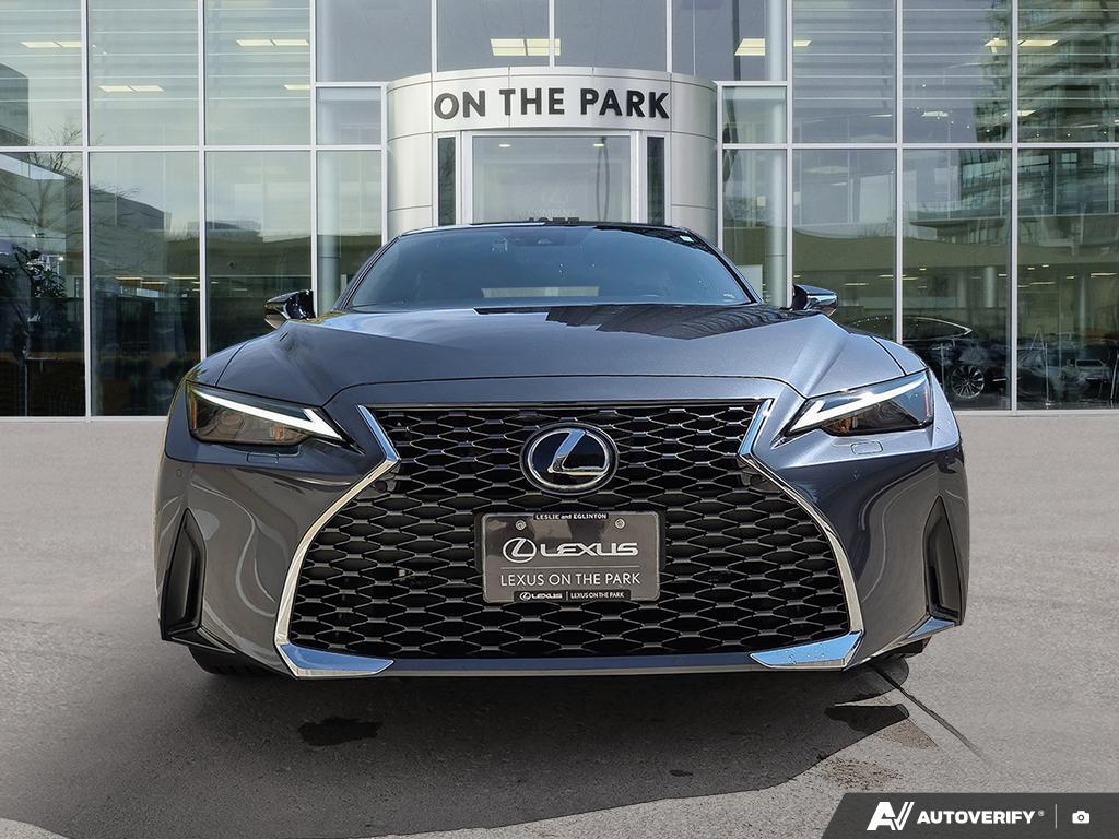 Lexus IS 2025