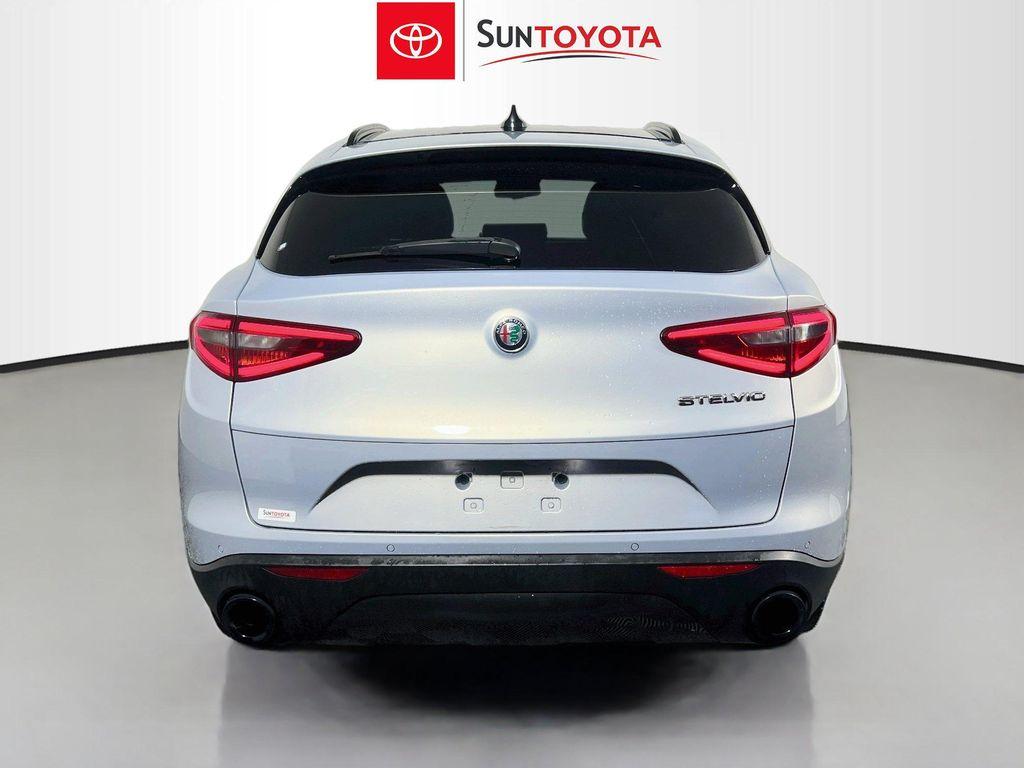 Alfa Romeo Stelvio 2023