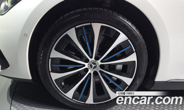 Mercedes-Benz EQE 2023
