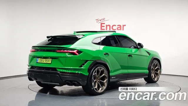 Lamborghini Urus 2024