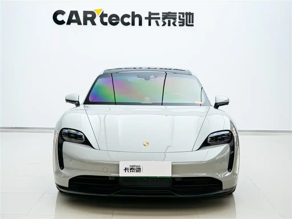 Porsche Taycan 2022