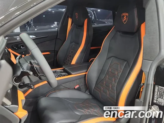 Lamborghini Urus 2025