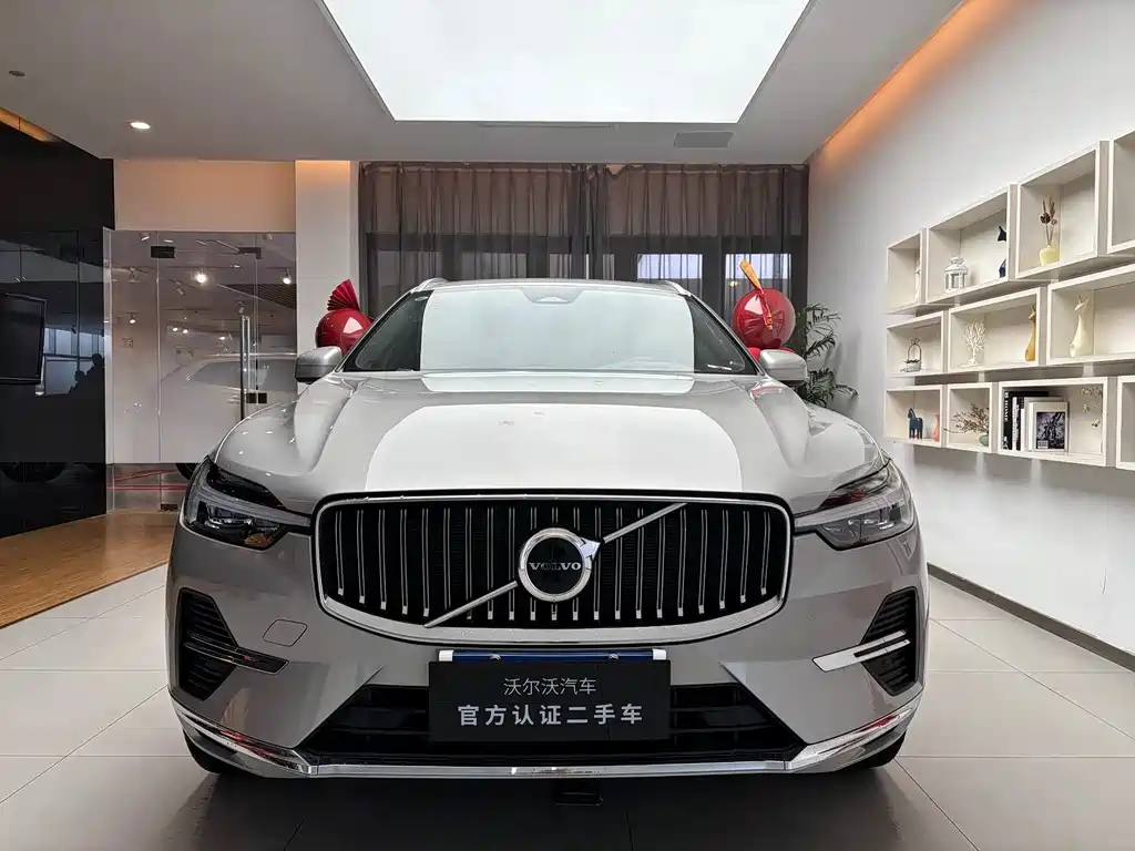 Volvo XC60 2025