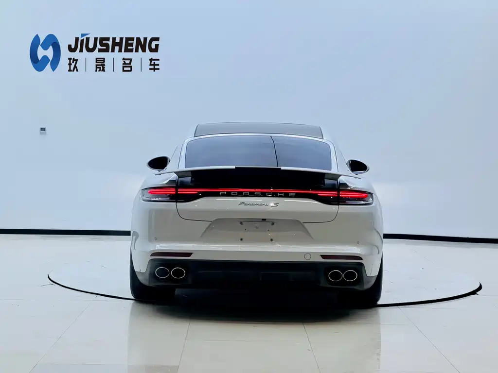 Porsche Panamera 2023