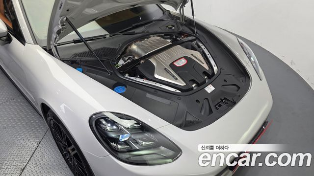 Porsche Panamera 2021