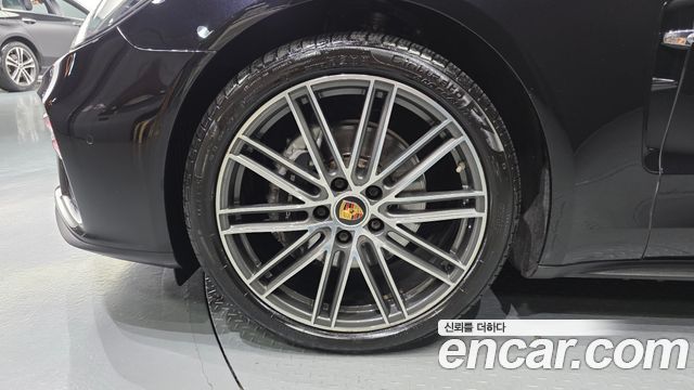 Porsche Panamera 2021