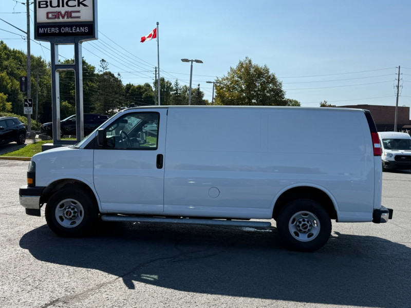 GMC Savana 2023