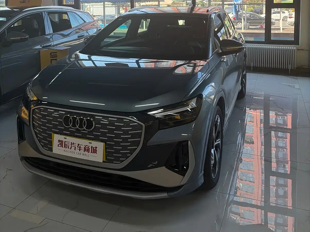 Audi Q4 e-tron 2025