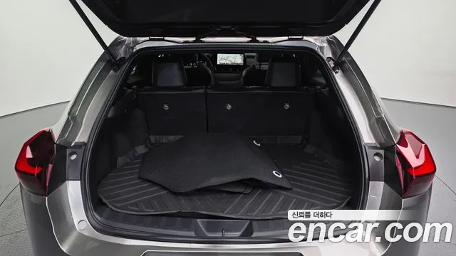 Lexus UX 2023