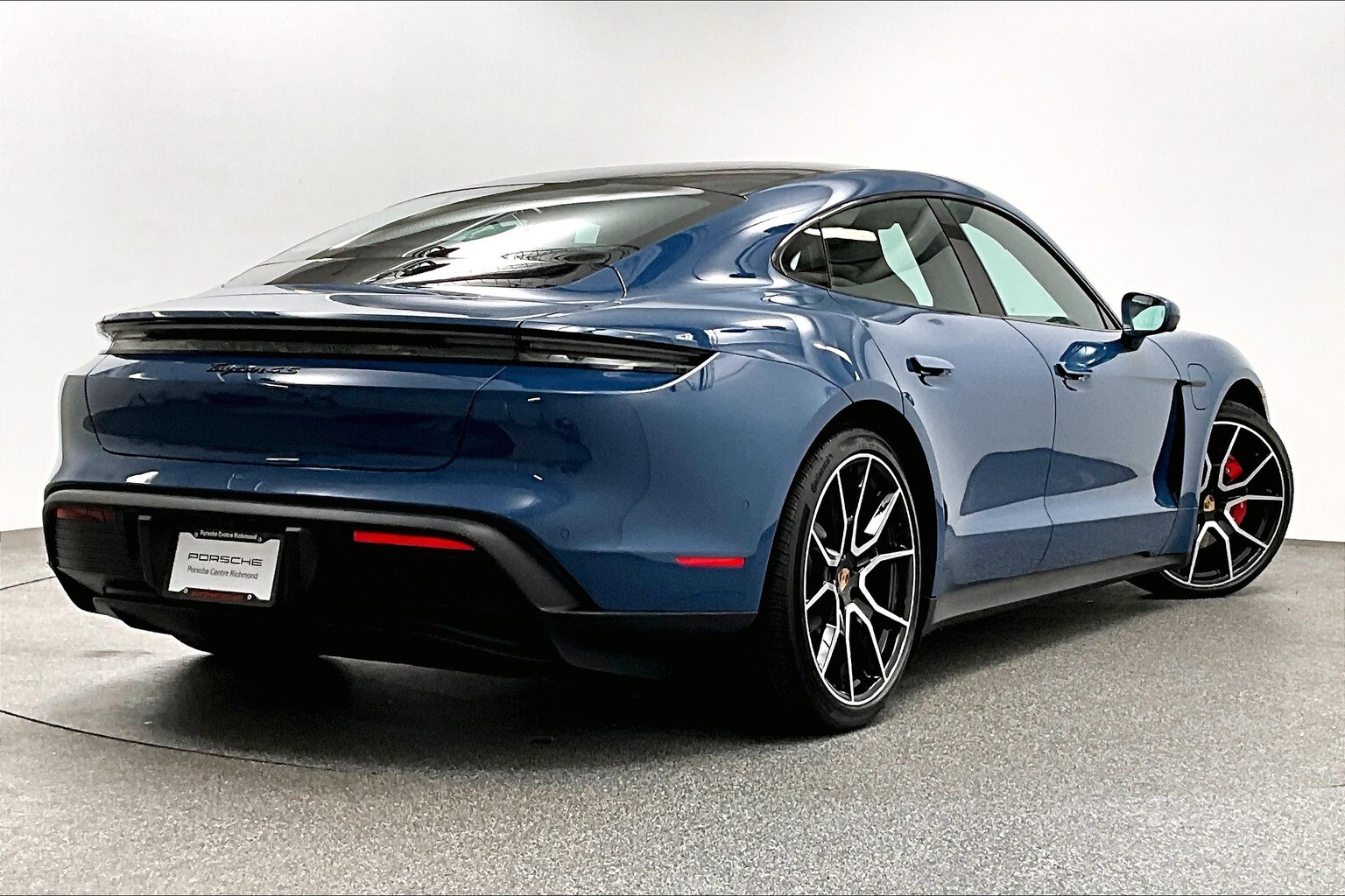 Porsche Taycan 2025