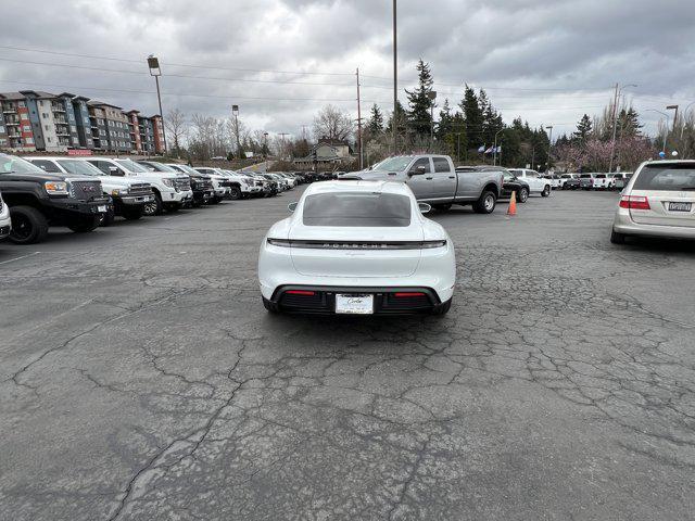 Porsche Taycan 2021