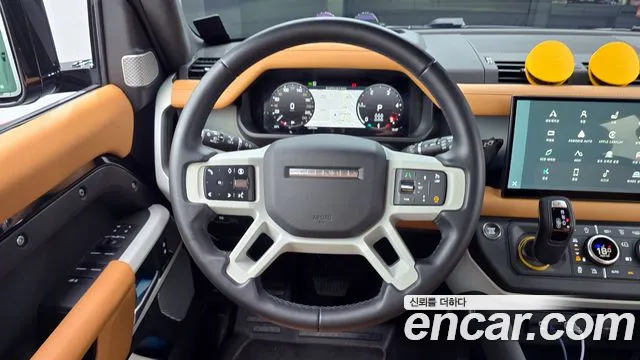 Land Rover Defender 2024