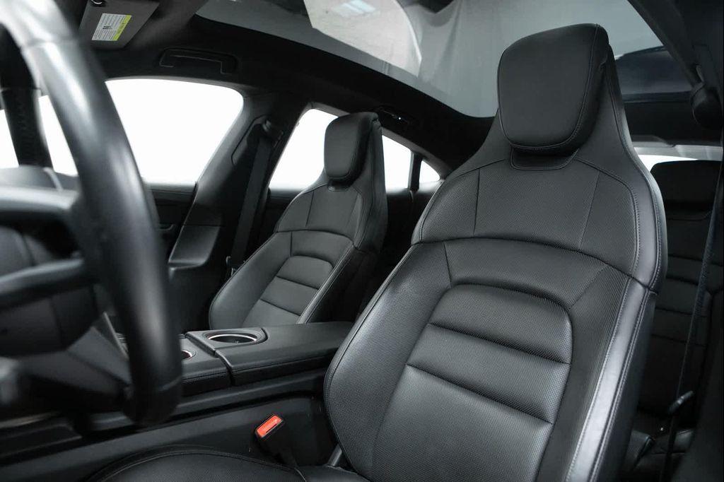 Porsche Taycan 2022