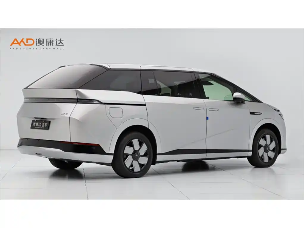 Xpeng X9 2024