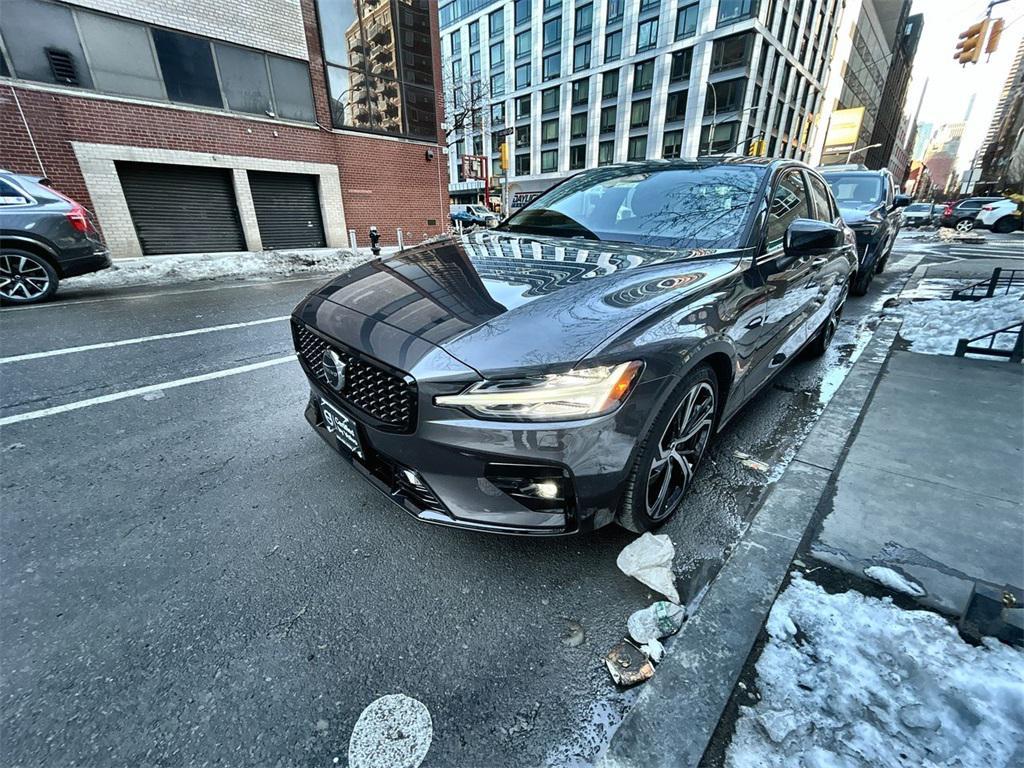 Volvo S60 2023