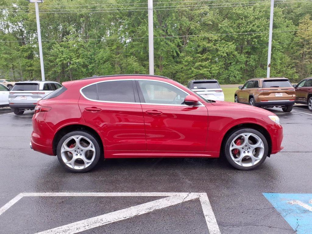 Alfa Romeo Stelvio 2023