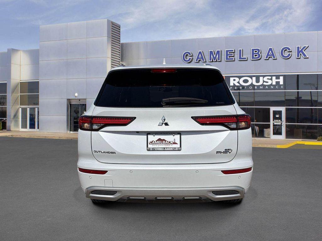 Mitsubishi Outlander 2023