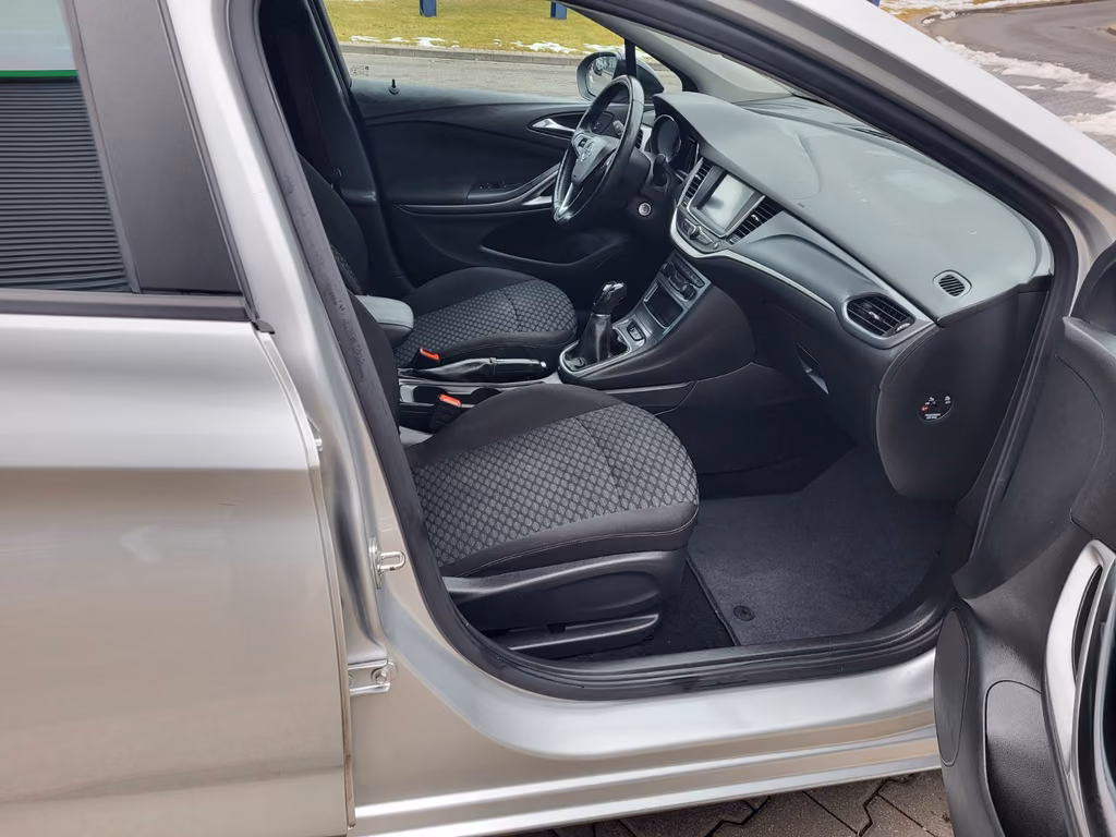 Opel Astra 2021