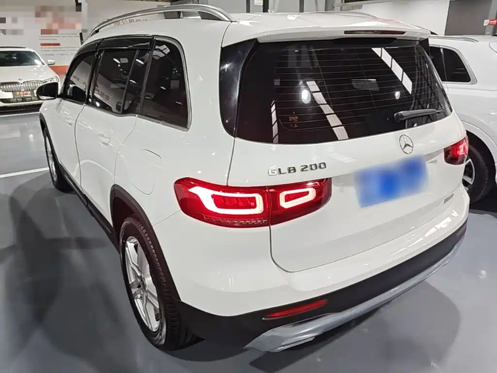 Mercedes-Benz GLB 2023
